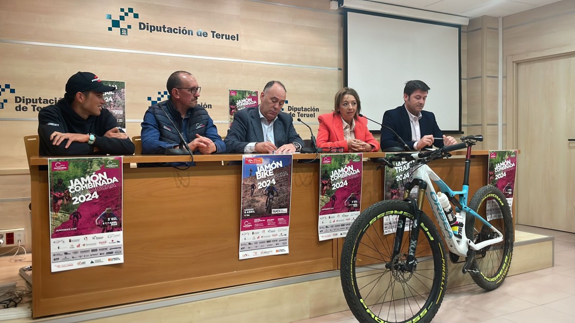 Roberto Bou y Miguel Indurain, en  la JamónBike 2024 de Calamocha