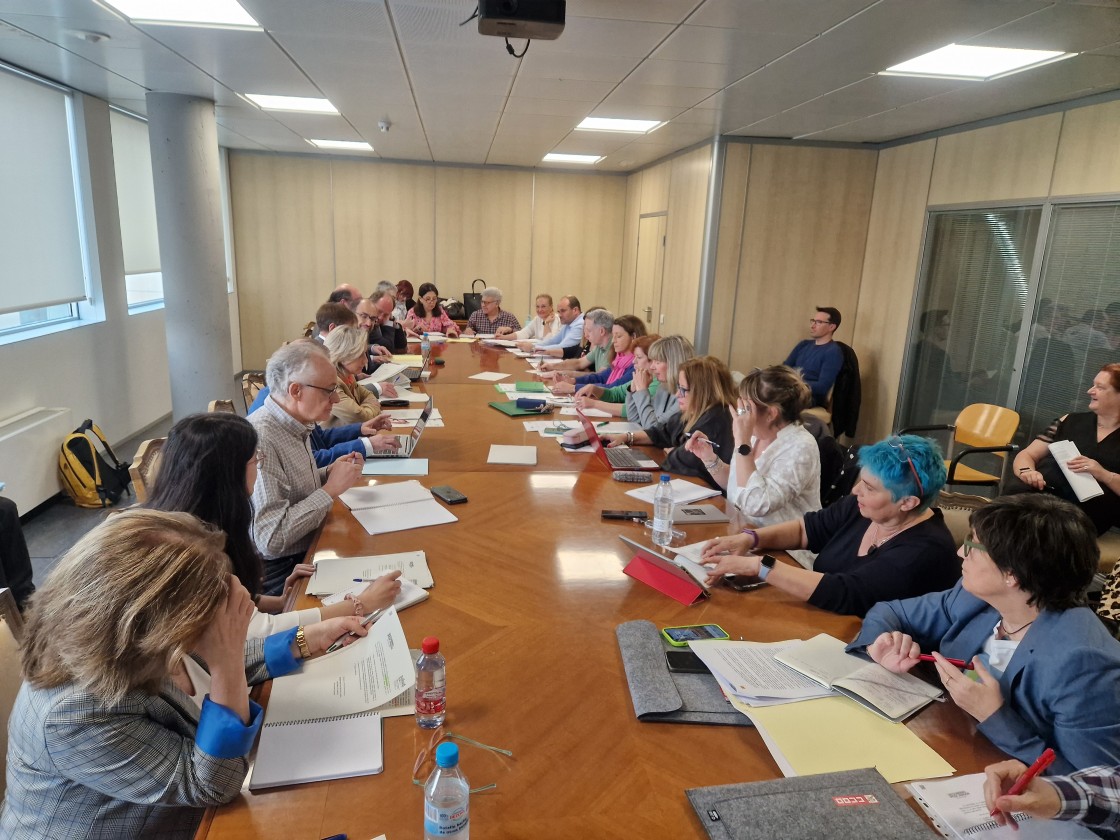 Los MIR tendrán un plus de hasta 10.000 euros si se quedan en centros de difícil cobertura