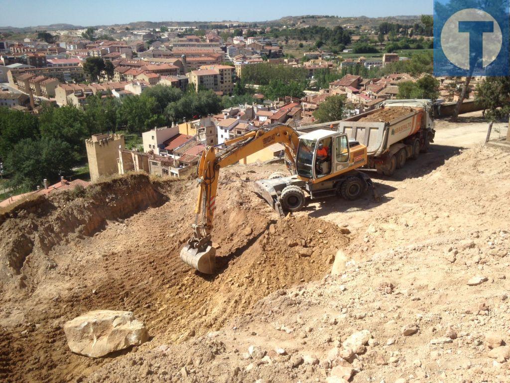 Suspendido el Vencimiento del Dragón de Alcañiz por la circulación de camiones con tierra de Pui Pinos