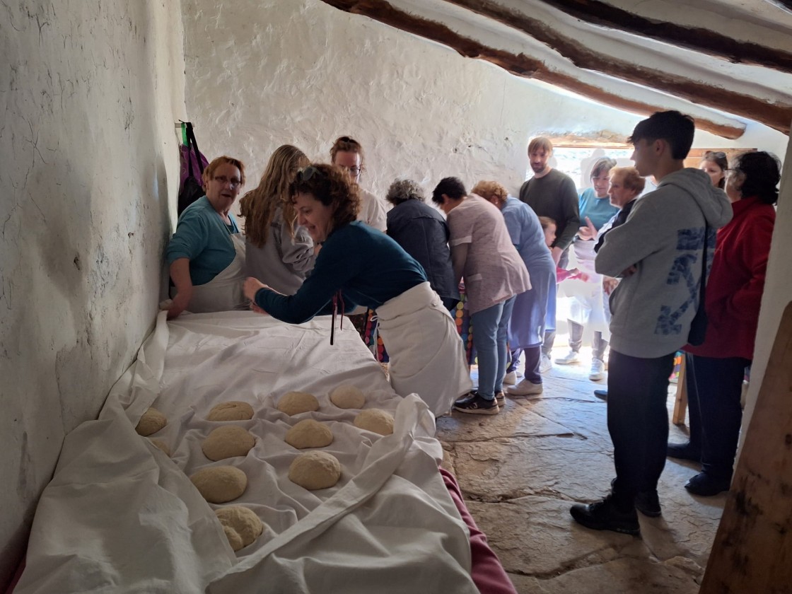 San Agustín rescata tradiciones con la reinauguración del Horno de los Baltasares tras ser rehabilitado