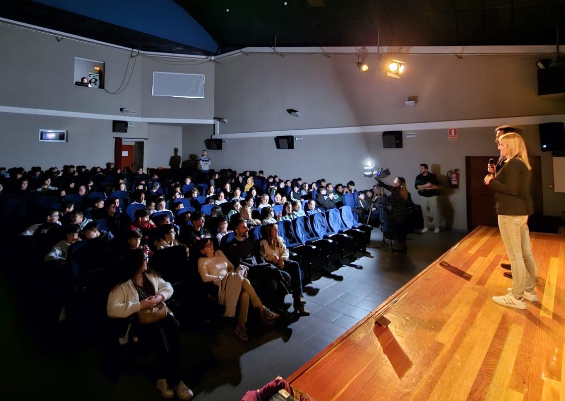 El espectáculo promovido por la DPT sobre mujer y ciencia cierra su periplo tras ser visto por 2.500 jóvenes