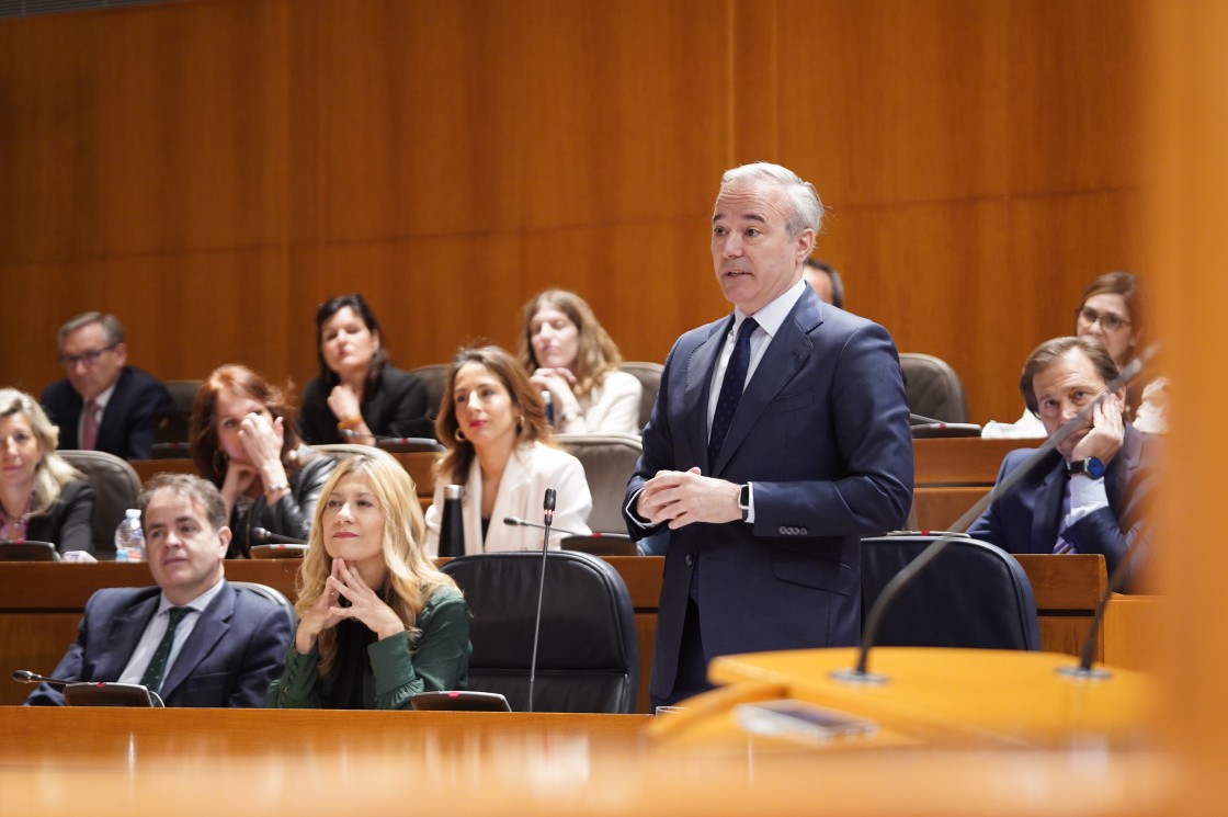 Jorge Azcón aboga por un cambio en la Atención Primaria que potencie las zonas rurales