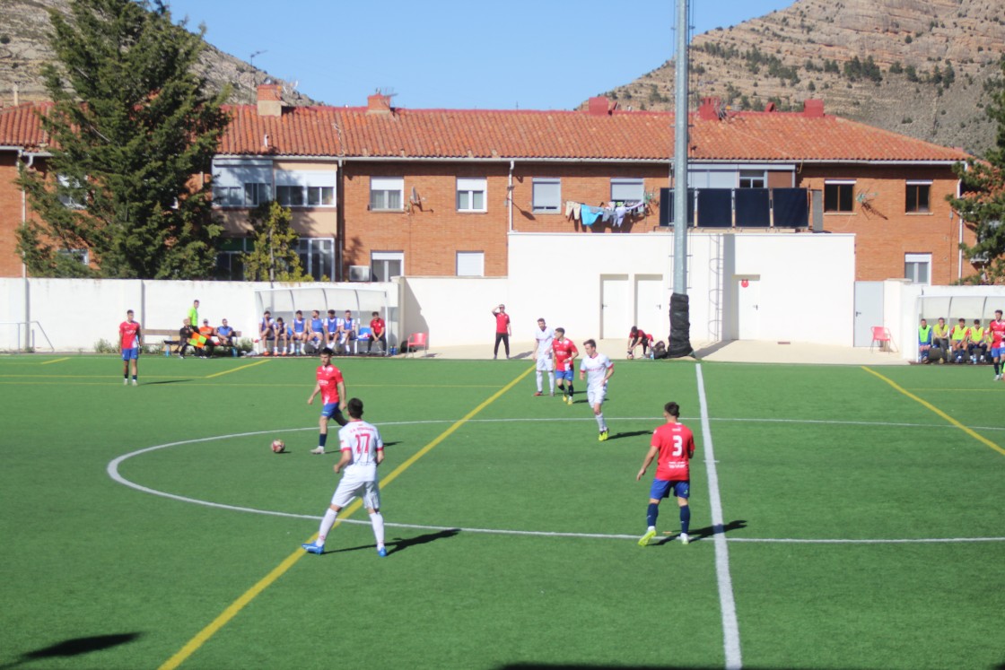 Utrillas y Calamocha vuelven a igualar en un derbi intenso y movido