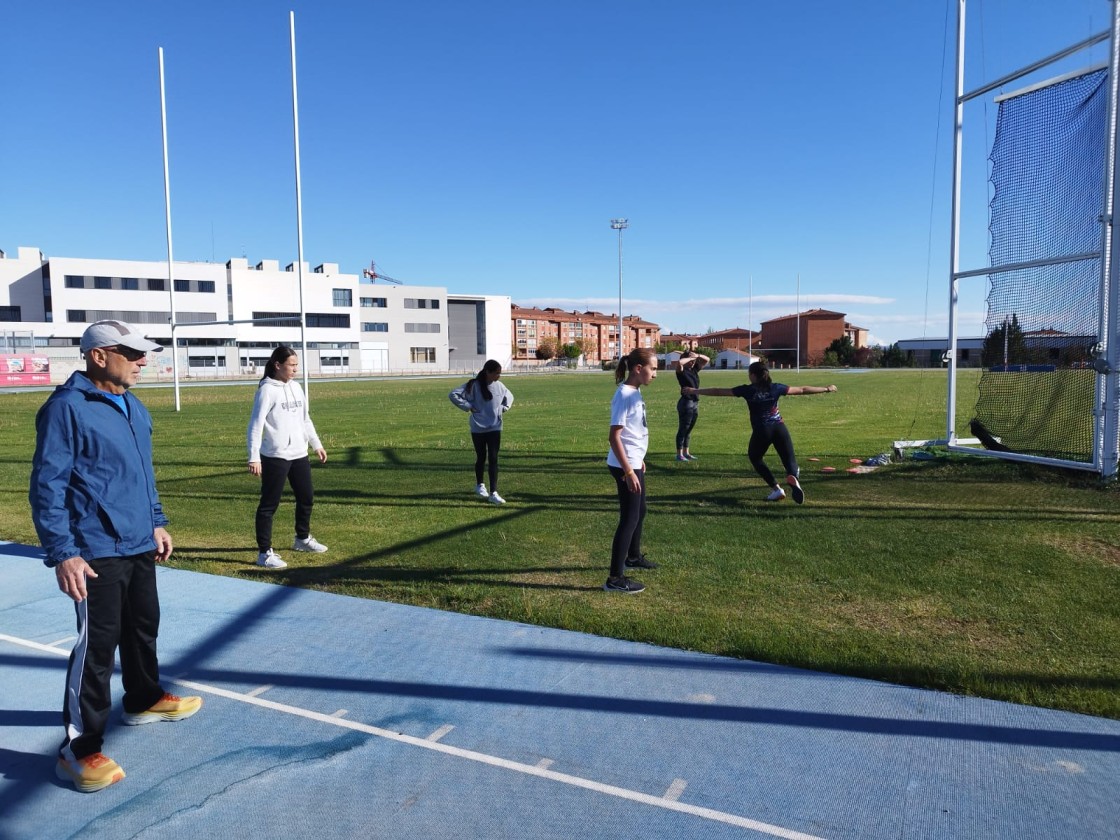 Nieves Lapuente encara un mes clave para el nacional sub-16 de julio