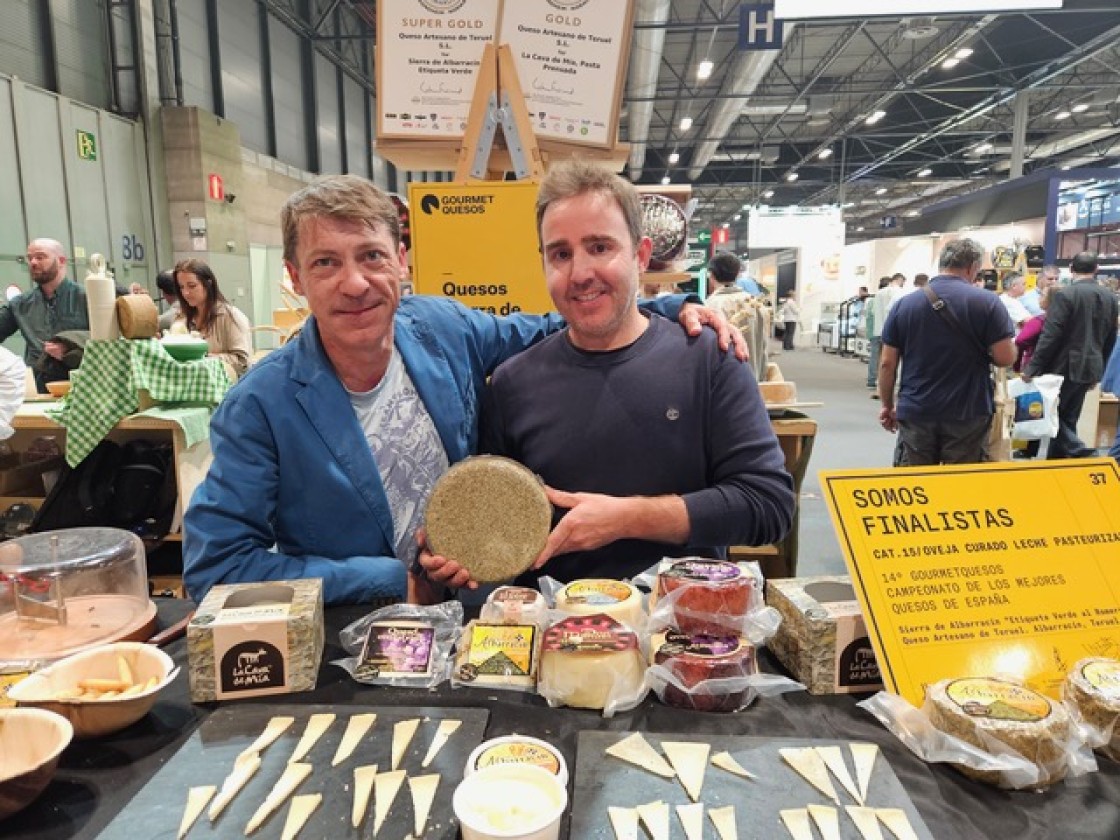 Premio Gold para el queso Sierra de Albarracín Etiqueta Verde al Romero