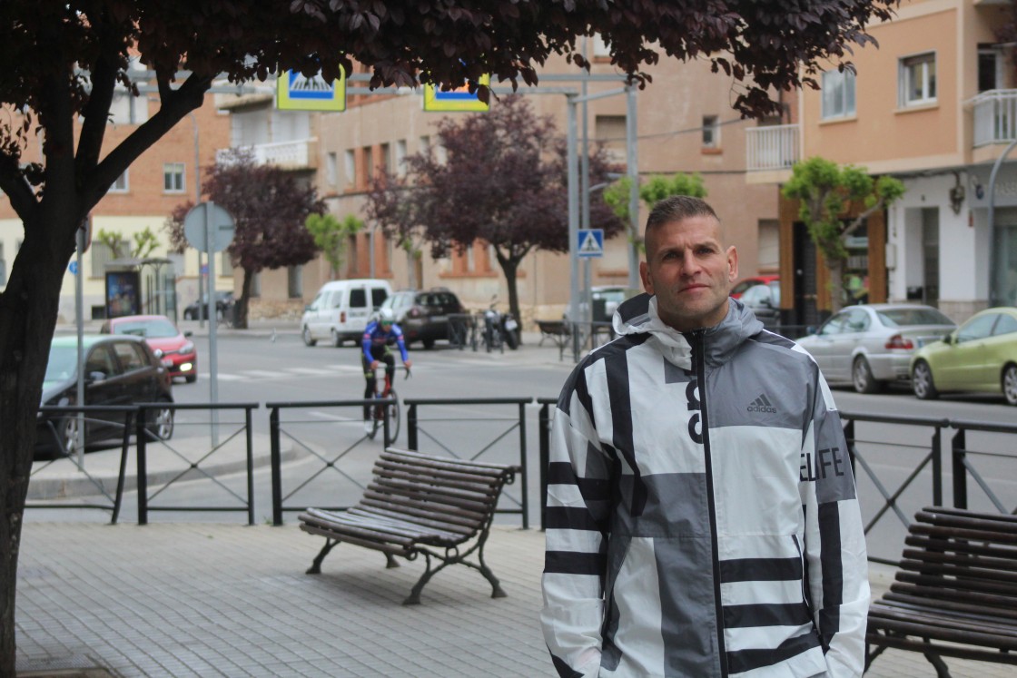 Raúl Navarro, futbolista del Atlético Teruel: “Cuando vienen mal dadas hay que pedir ayuda, porque siempre hay alguien a tu lado”
