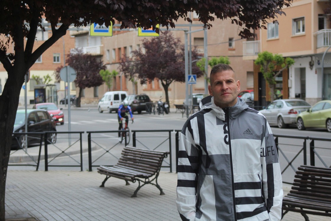 Raúl Navarro, futbolista del Atlético Teruel: “Cuando vienen mal dadas     hay que pedir ayuda, porque siempre hay alguien a tu lado”