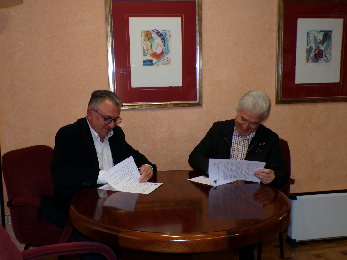 La Asociación contra el Cáncer y el Colegio de Médicos de Teruel firman su primer convenio marco