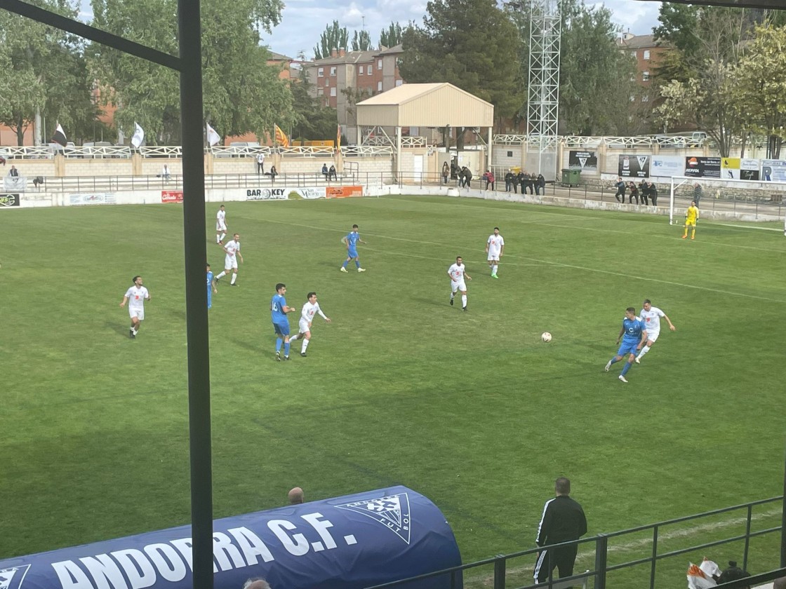 El Andorra asegura su plaza para la próxima campaña en Tercera División (1-1)