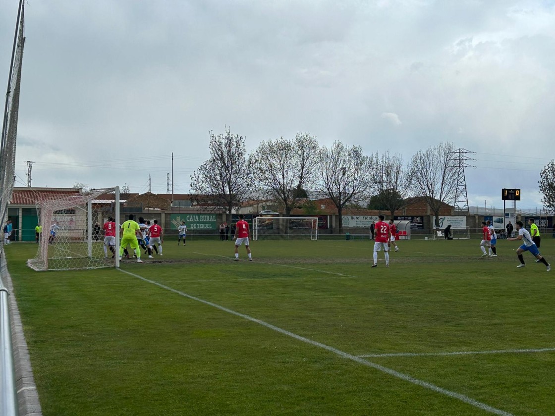 El Calamocha propina un severo castigo al Fuentes tras un gran recital, y mira hacia 'play-off' (3-0)