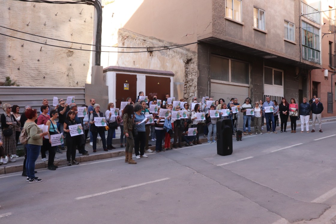 Los vecinos del edificio derrumbado en Teruel, preocupados por el retraso del desescombro