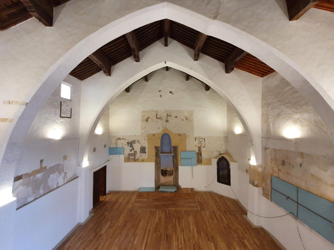 El Gobierno de Aragón se hará cargo de la restauración de los revestimientos murales de la sinagoga de Híjar