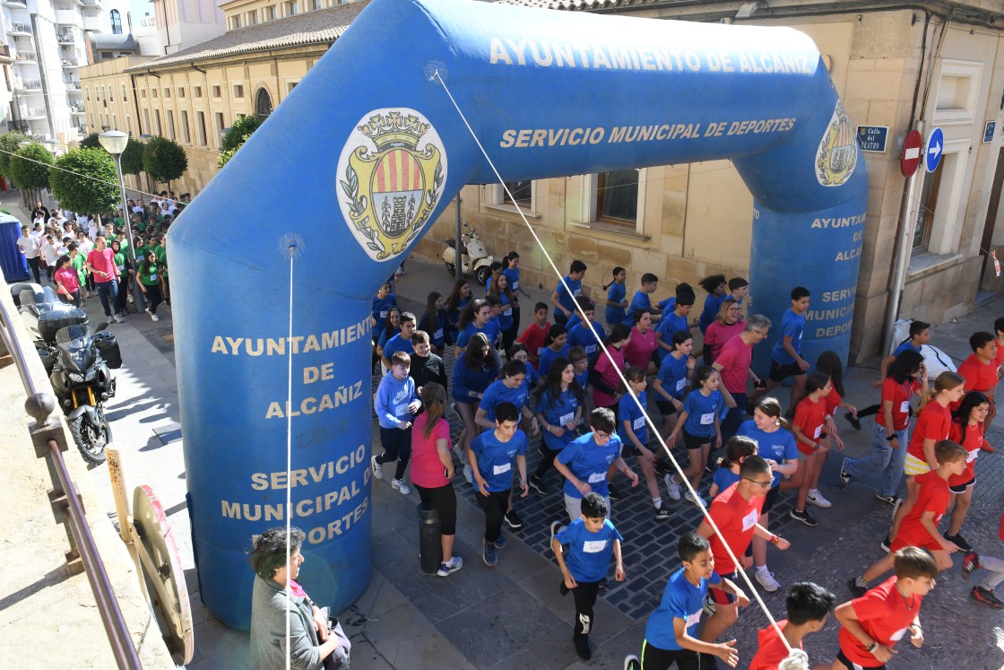 El deporte saludable une a los escolares de Alcañiz en la Milla Solidaria Escolar