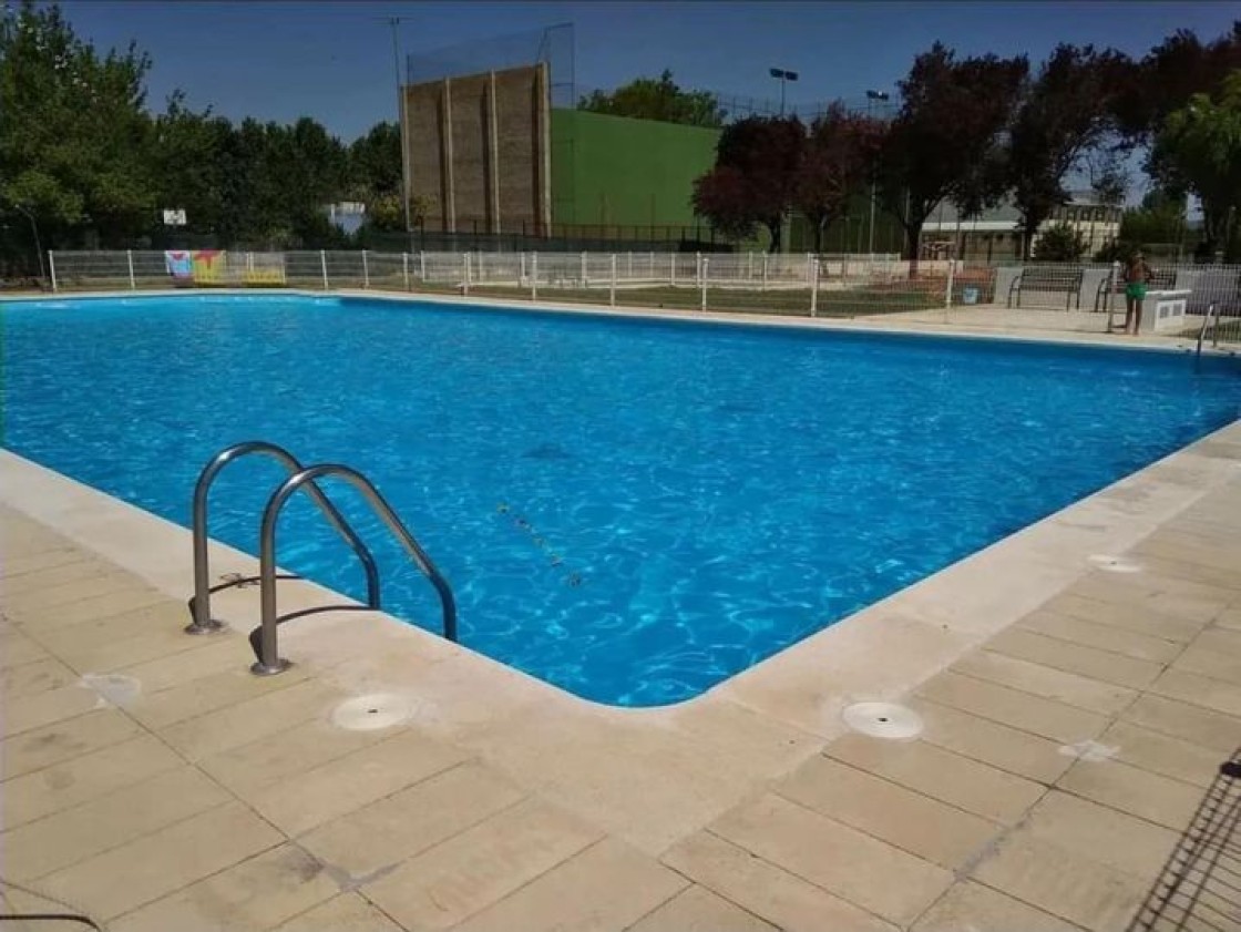 Monreal saca a concurso el bar de las piscinas para este verano