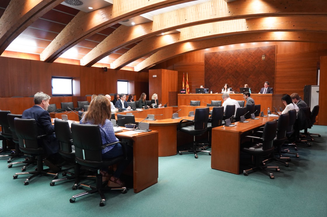 Las Cortes inciden en una financiación autonómica acorde con el coste de los servicios
