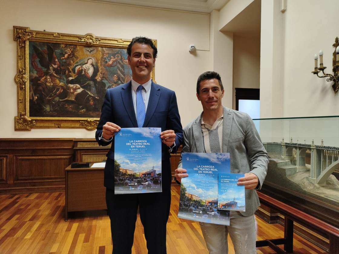 APLAZAMIENTO de la Carroza del Teatro Real en Teruel