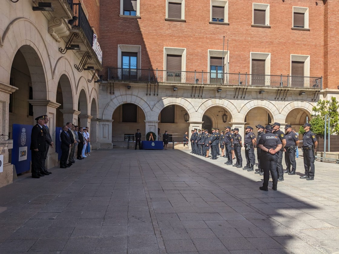 La Policía Nacional rinde homenaje a los agentes asesinados por terroristas