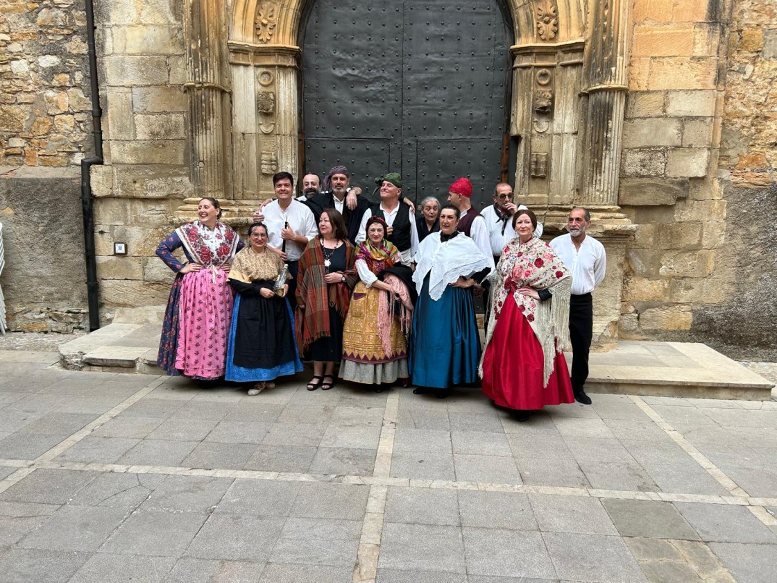 La Iglesuela impulsa la indumentaria y el folclore con Chusebinos Folk
