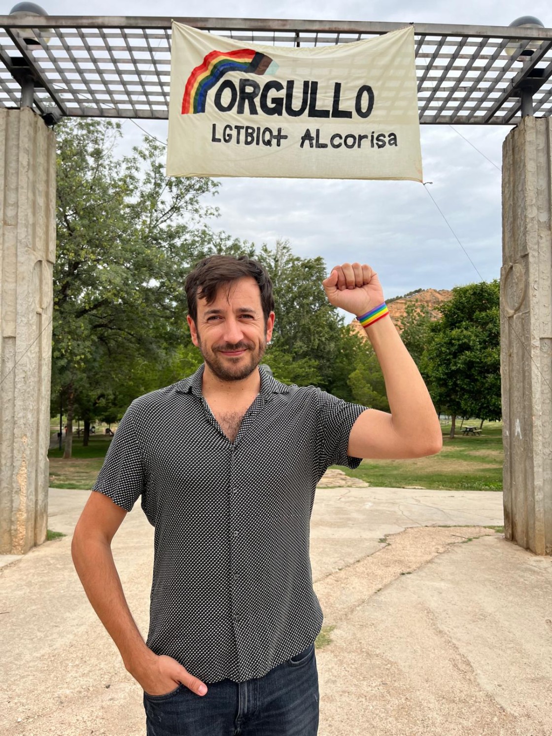 Luis Maura, escritor, actor y docente: “El ‘sexilio’ se produce cuando las personas LGTBIQ+ huyen del rural para desarrollar su identidad”