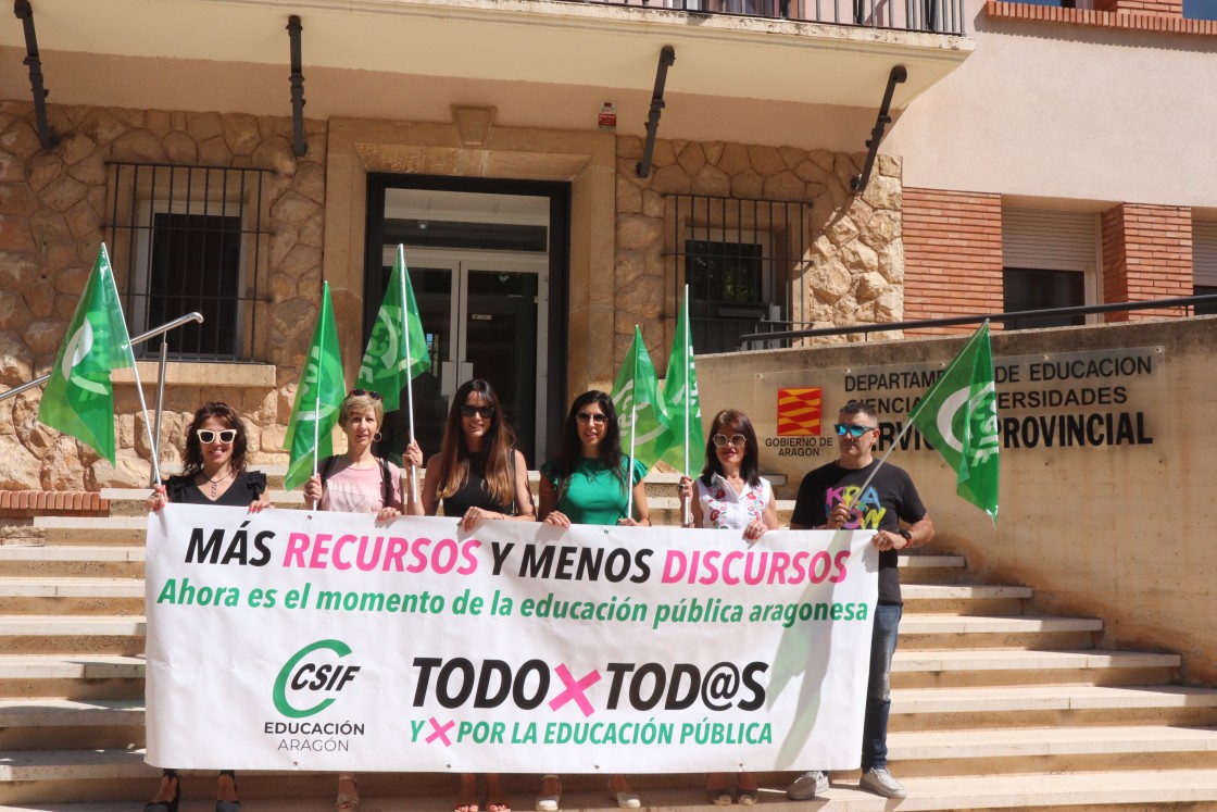 Nueva concentración contra los recortes en la enseñanza pública