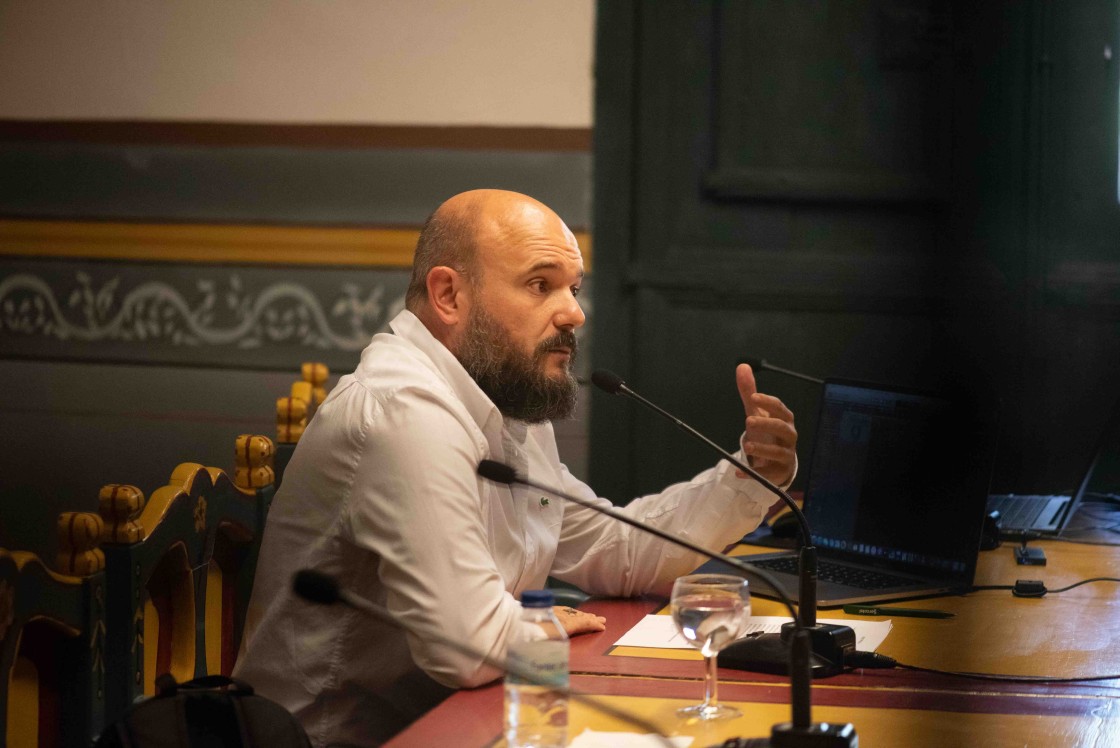 El niño de Elche, músico y escritor: “Prepararte para la muerte no es tanto para afrontarla, sino para hacer más llevadera la vida”