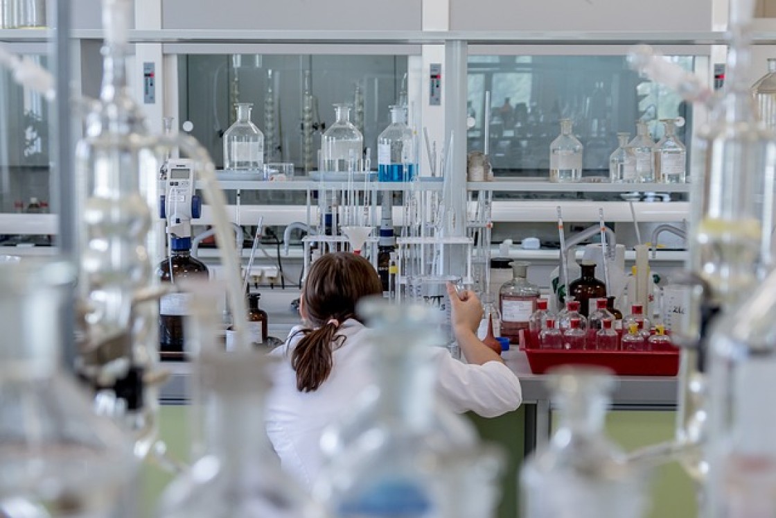 La industria farmacéutica crece un 24% en empleo y contrata cada vez más a graduados en FP