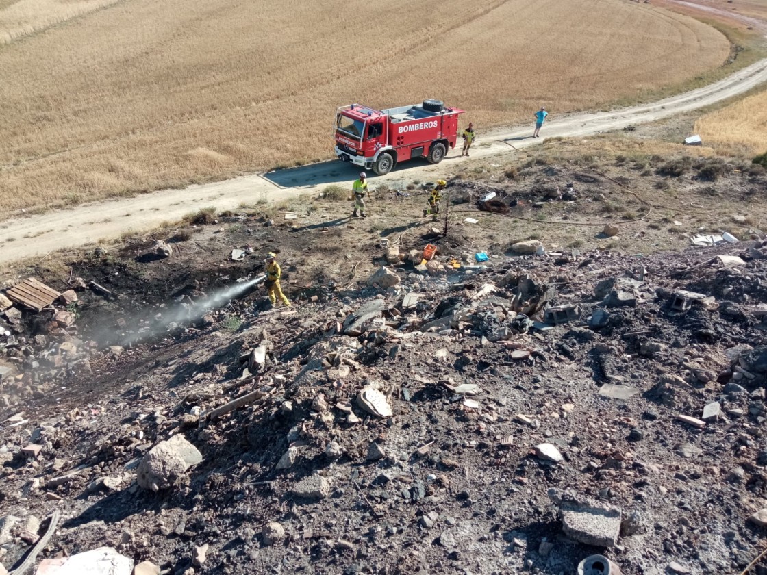 Incendio en el punto limpio de Royuela