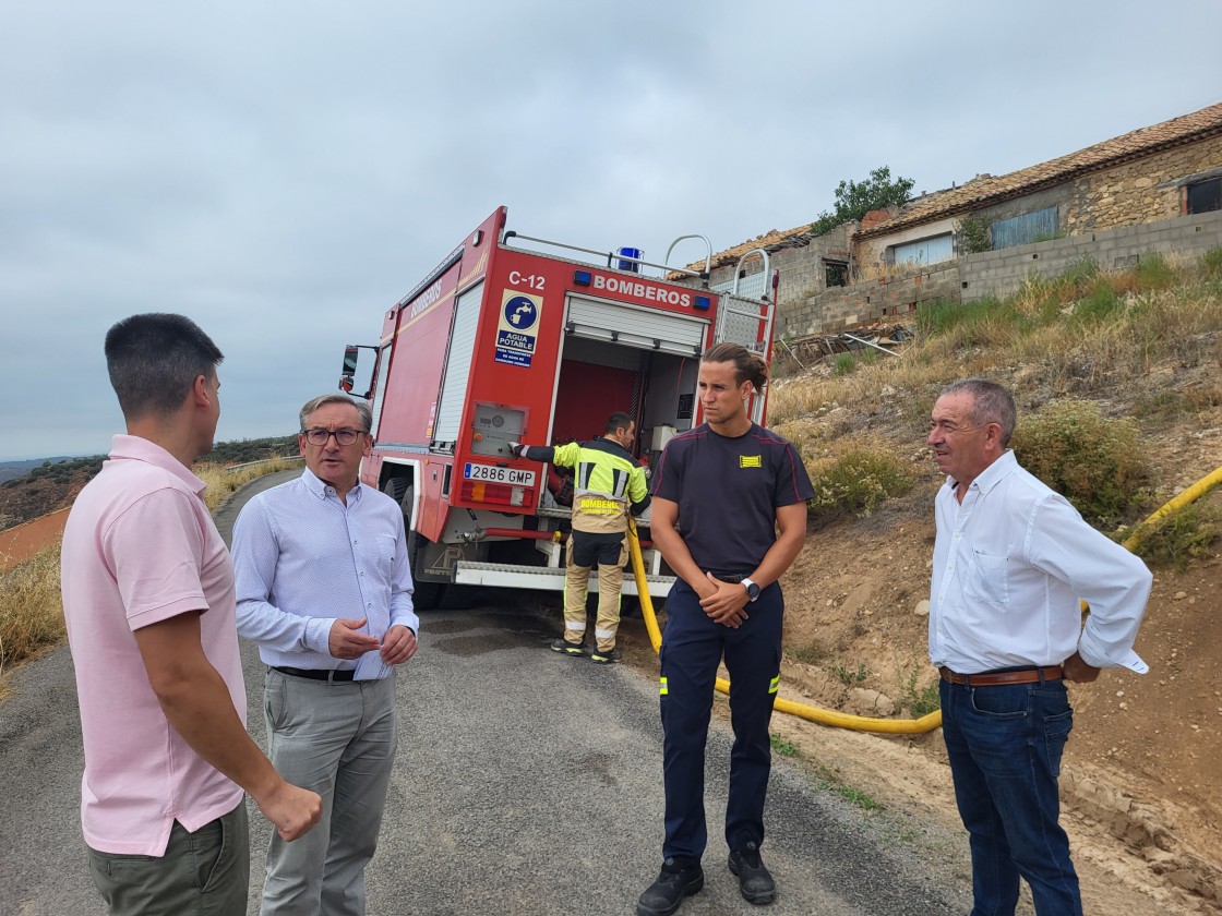 Los bomberos de la DPT han suministrado este año a los municipios el doble de litros que en todo 2023