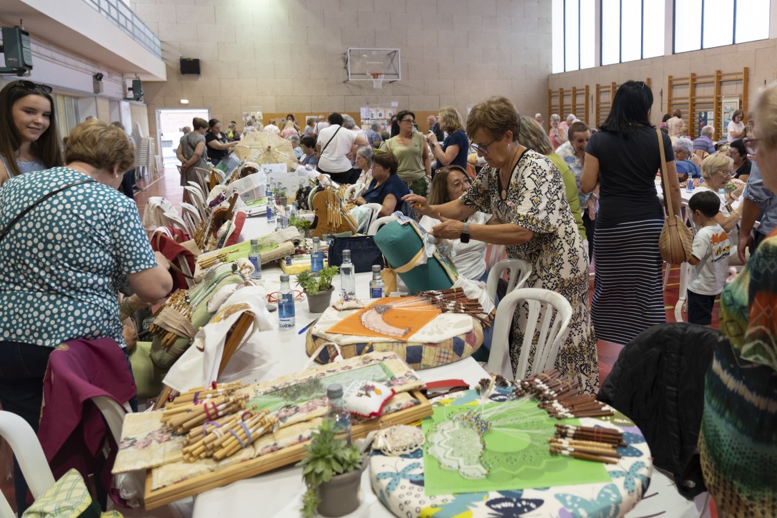 Becerras ensogadas, bolillos y artes escénicas en una nueva edición del encuentro TradicionaTe