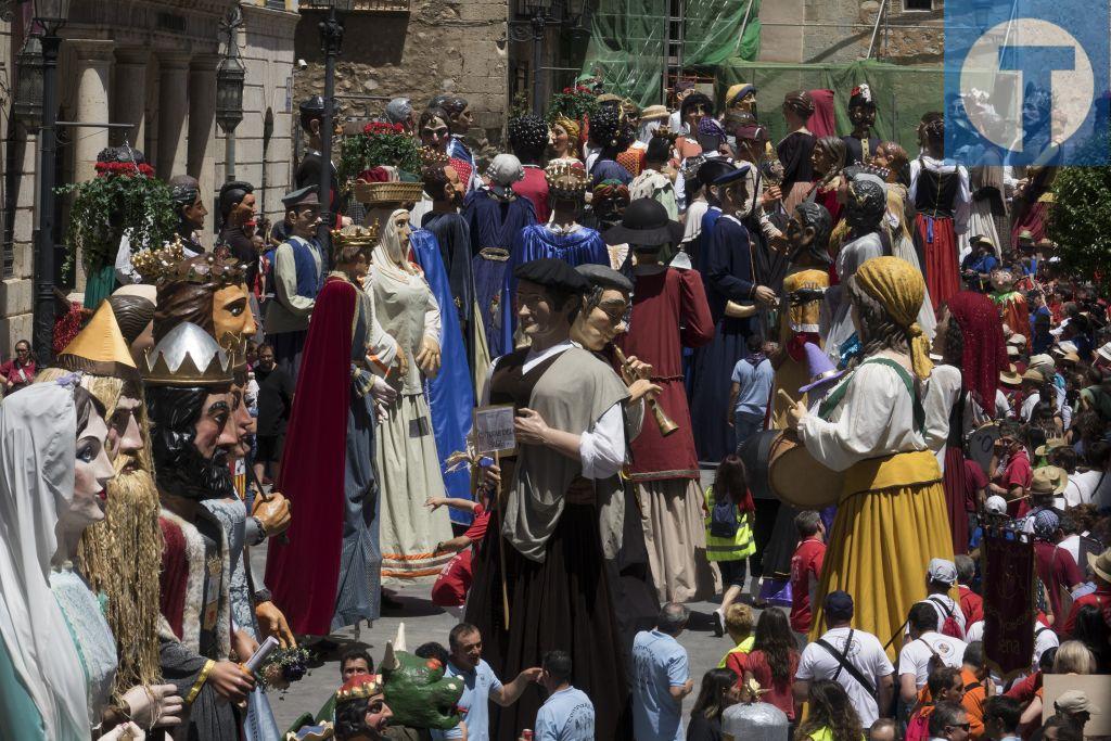 Galería de fotos: Más de 120 gigantes de 24 localidades toman las calles de Teruel