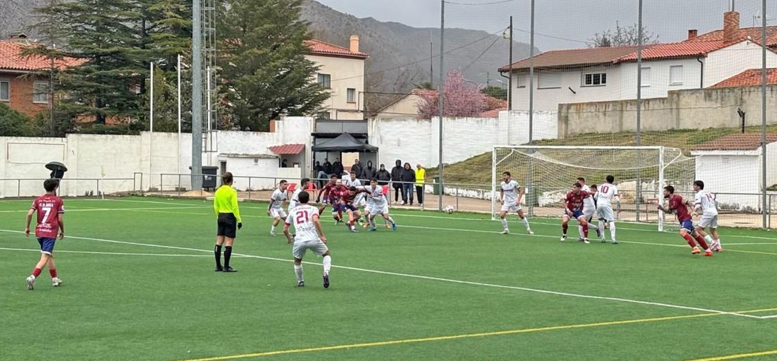 Un empate en La Vega deja dudas para el Utrillas y el Brea (0-0)
