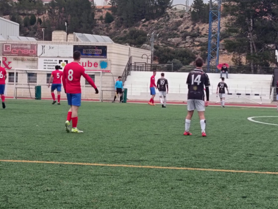 Tablas entre Alcañiz y Atlético Teruel en un derbi entretenido