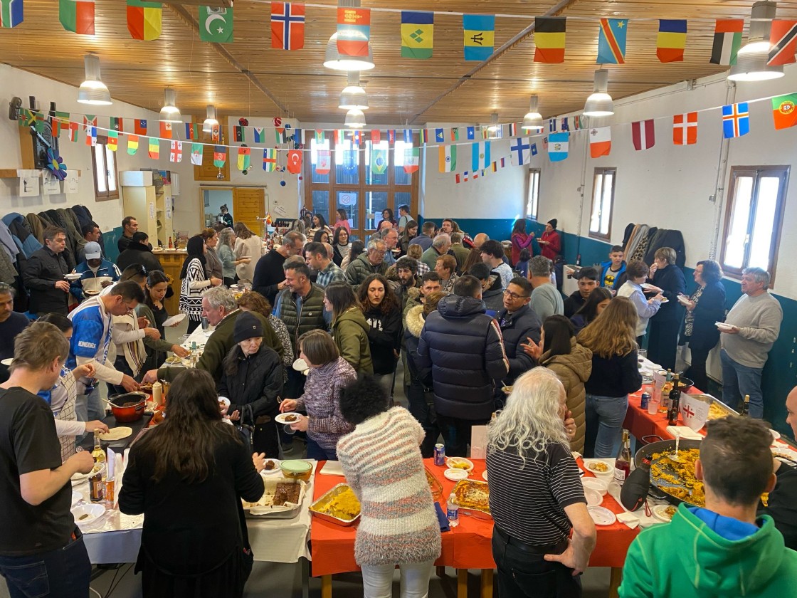 Perales del Alfambra apela al paladar en su I Jornada Gastronómica de Convivencia