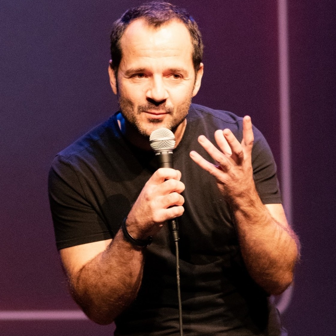 El actor Ángel Martín comparte su último trabajo, ‘Nuevo material’, en el Teatro Marín de Teruel