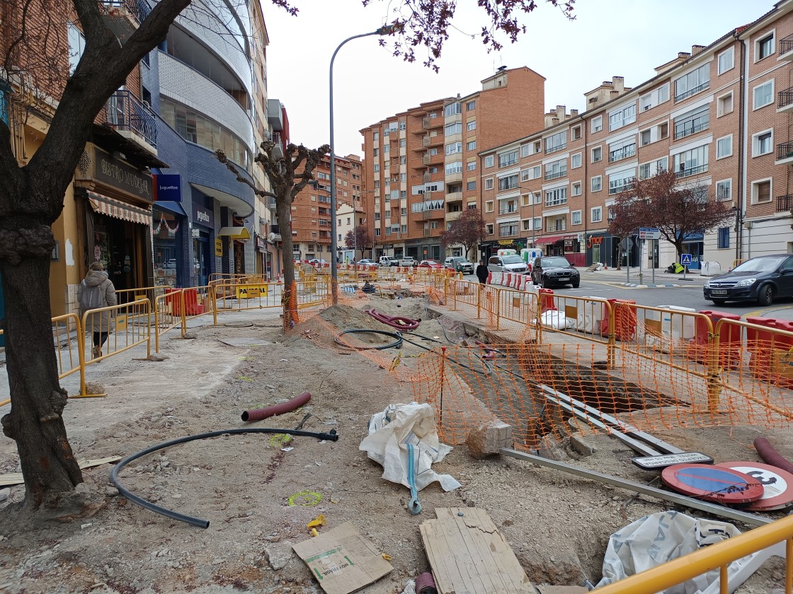 Los hosteleros de la avenida Sagunto están preocupados por el transcurso de las obras