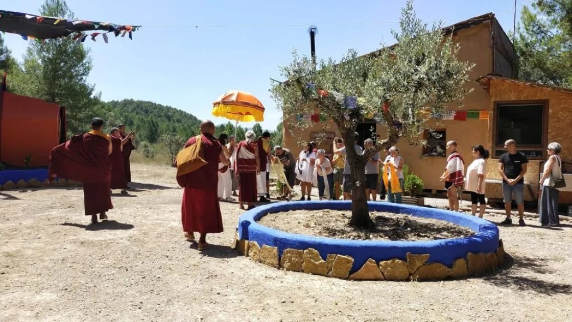 Sangchen Norbu Ling afianza su proyecto de retiros budistas en Monroyo