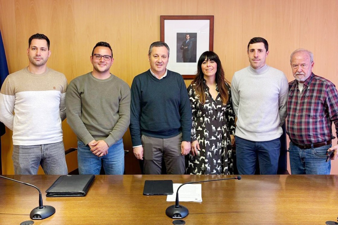 El PP renuncia a sus delegaciones en la comarca Cuencas Mineras mientras TE convoca una asamblea vecinal para informar