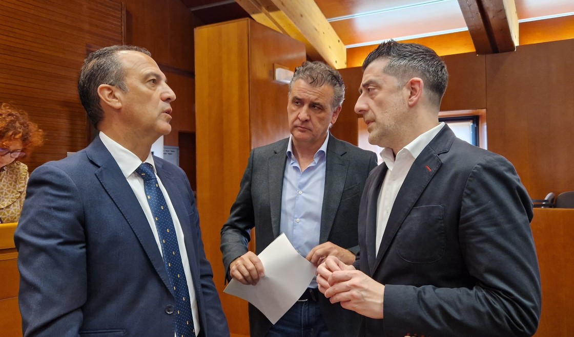 Bancalero garantiza que la radioterapia y las habitaciones individuales se iniciarán este año