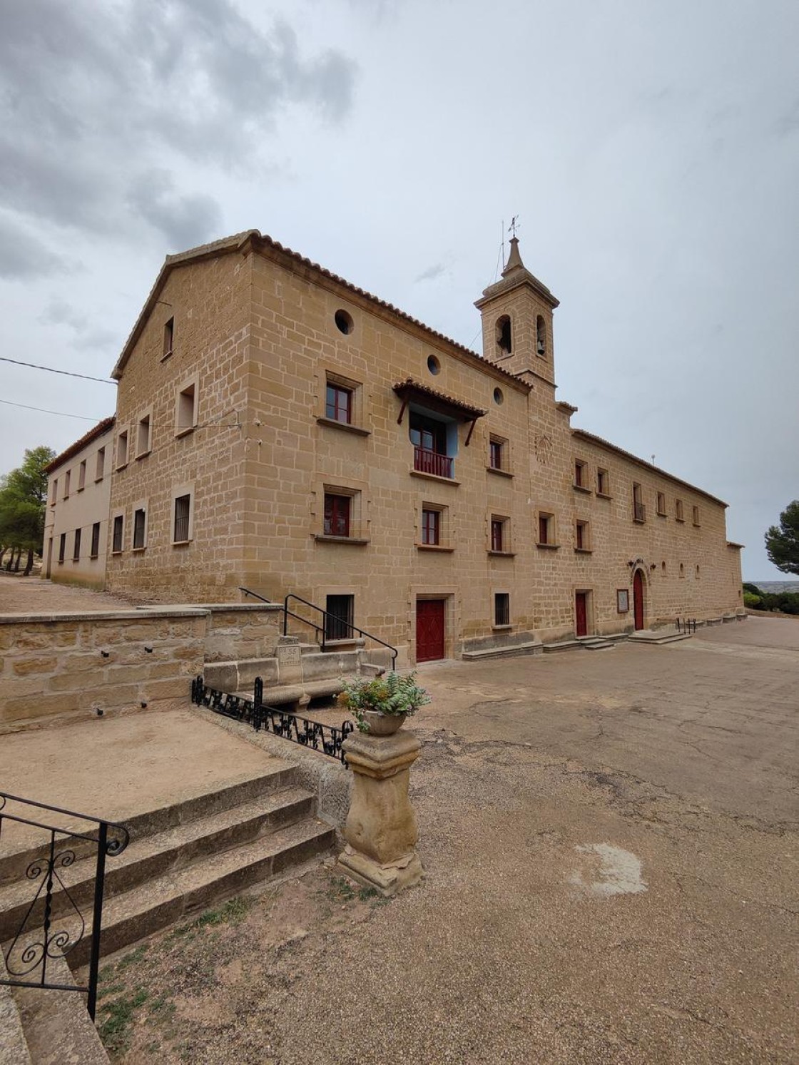 Alrededor de 200 folletos sobre diez siglos de historia del Santuario de Pueyos verán la luz
