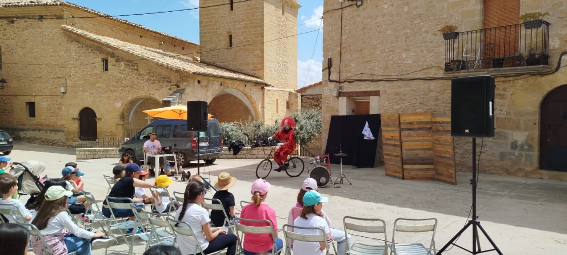 Triky Ñuelas de Monroyo cerró su cuarta edición con magia, música y artes escénicas