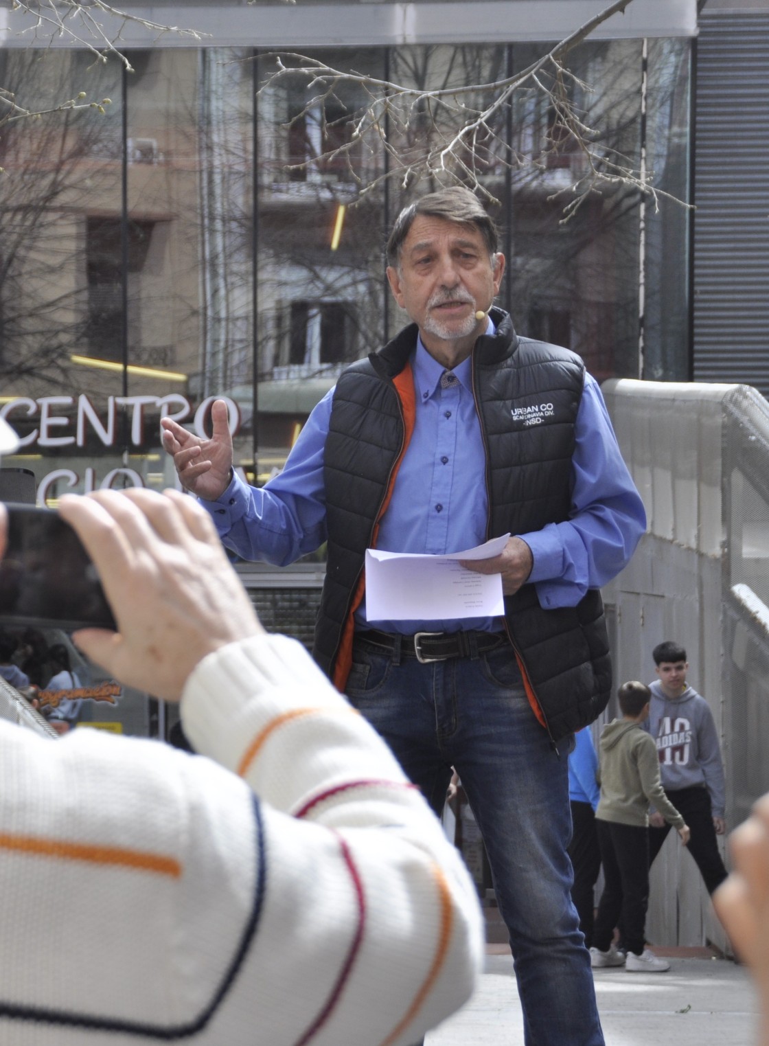 Jesús Cuesta, actor y poeta: “Poesía y teatro se parecen en que ambos tienen una idea esencial que te impulsa a escribir”