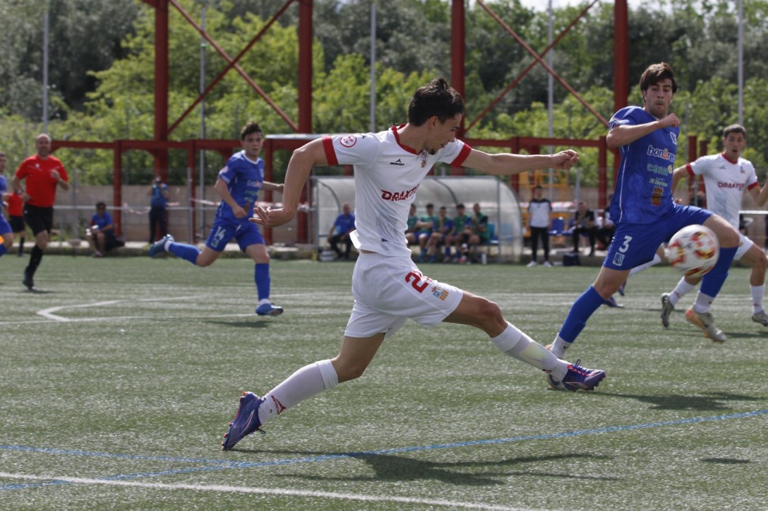 El Épila se impone al Utrillas al meter tres goles en los últimos minutos (3-0)
