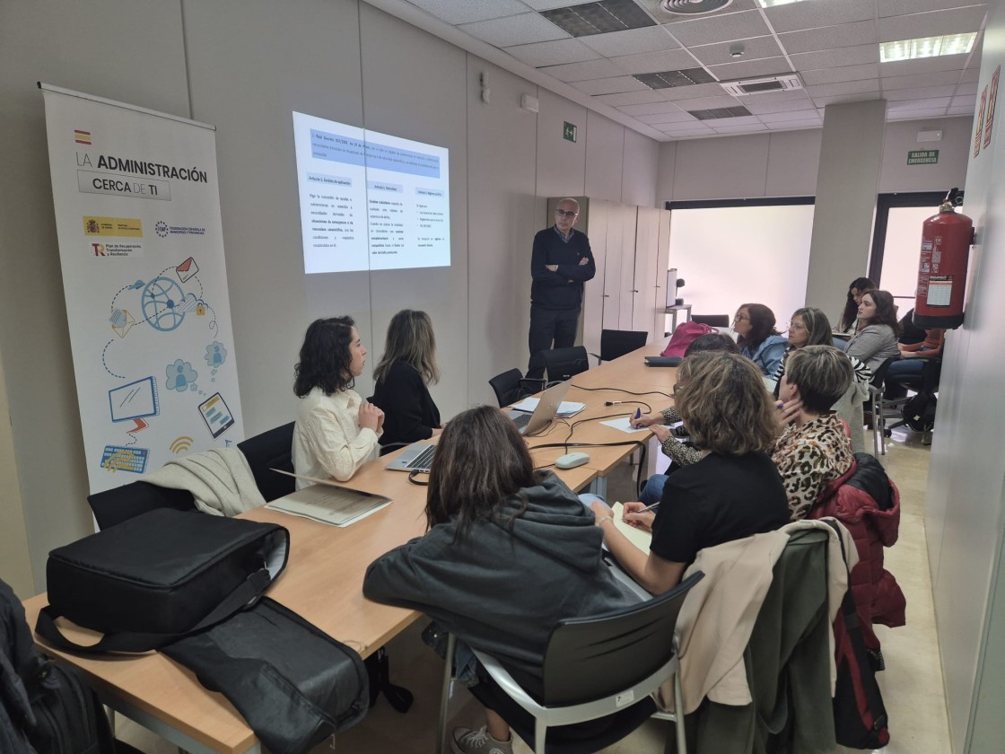 La Subdelegación del Gobierno forma en gestión de ayudas en situación de emergencia