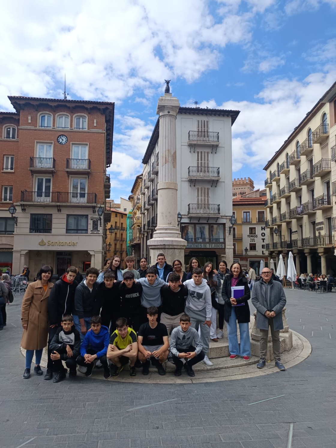 Alumnado de Economía Social comprueba que el comercio local es sostenible