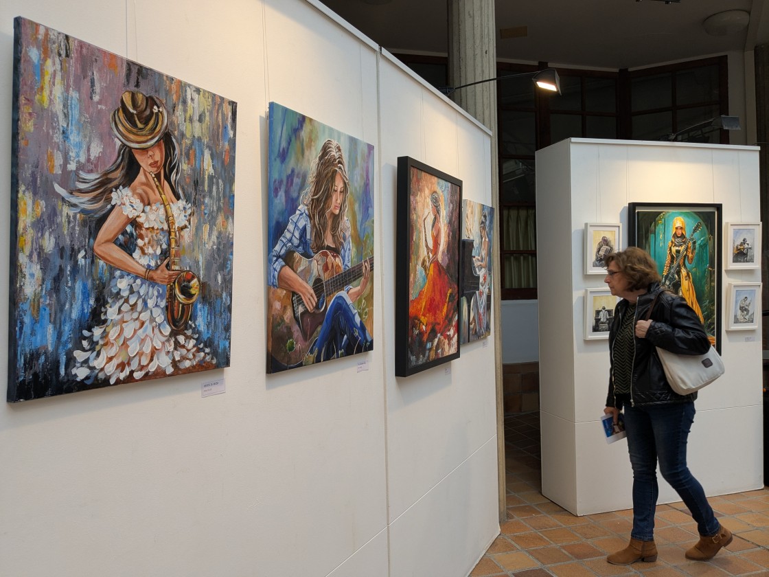 Los alumnos de pintura de la Universidad Popular de Andorra exponen su trabajo