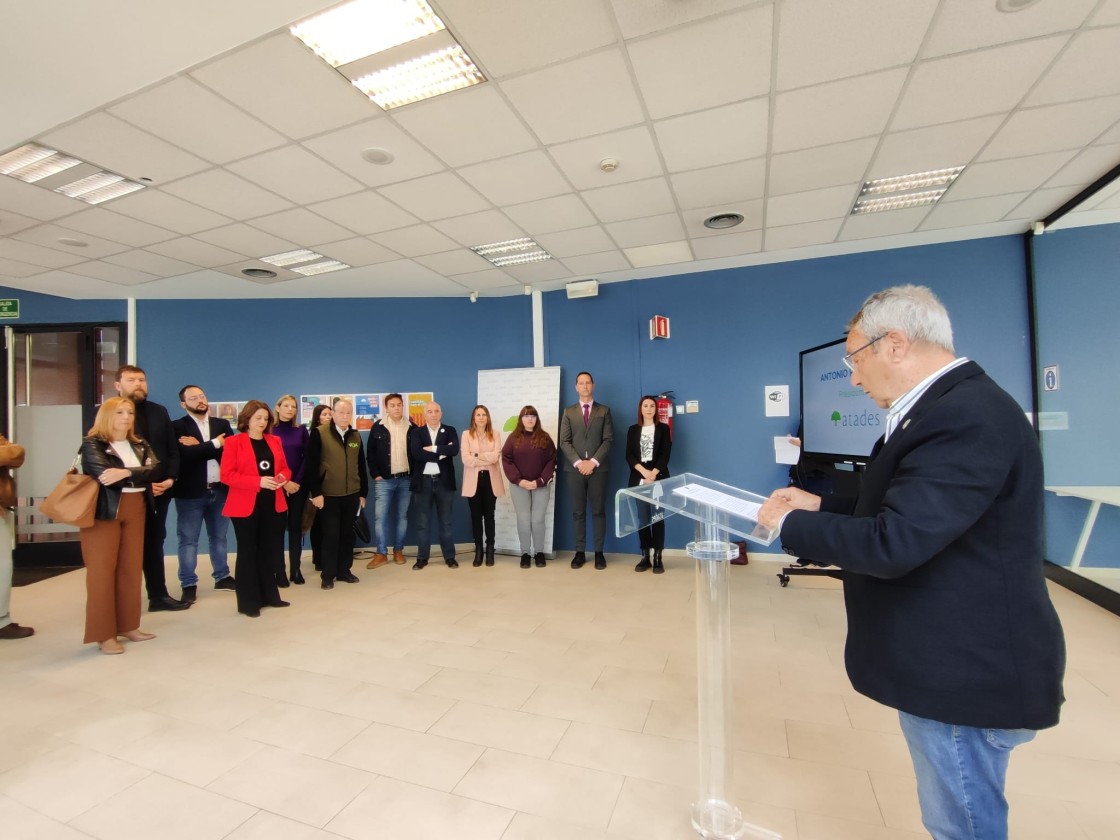 Atades mejora las habilidades laborales de seis personas con discapacidad y autismo