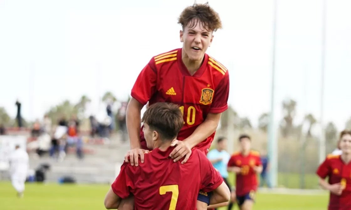 Vinculan al mediapunta turolense Juan Hernández con equipos de Inglaterra