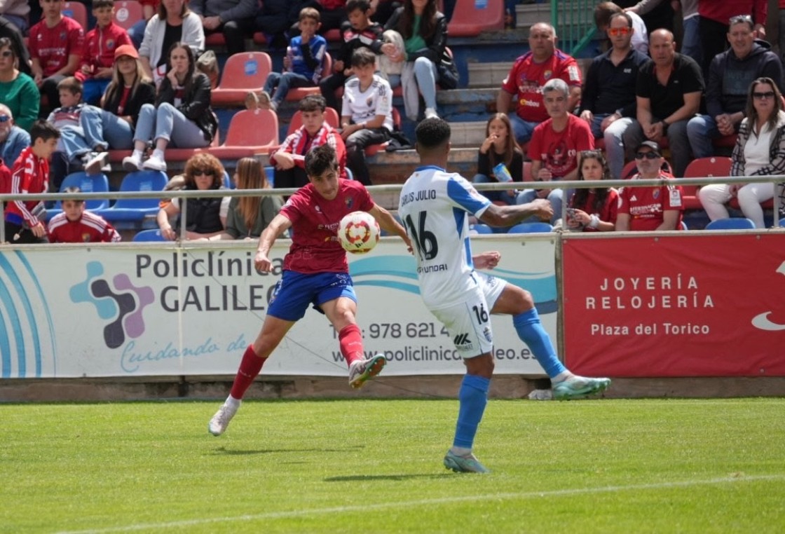 El primer asalto del 'play-off' de ascenso deja al CD Teruel con todo abierto para la vuelta en Palma (1-1)
