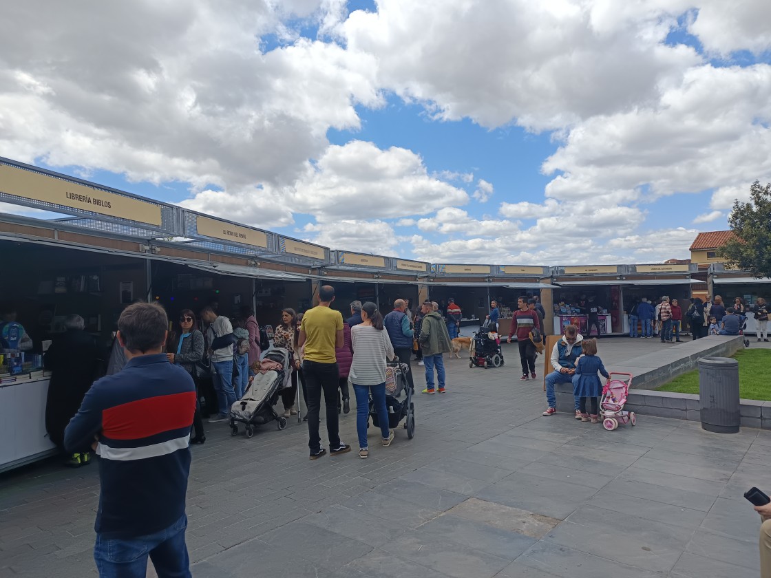 La Feria del Libro y el Cómic de Teruel muestra que las letras aragonesas están muy vivas