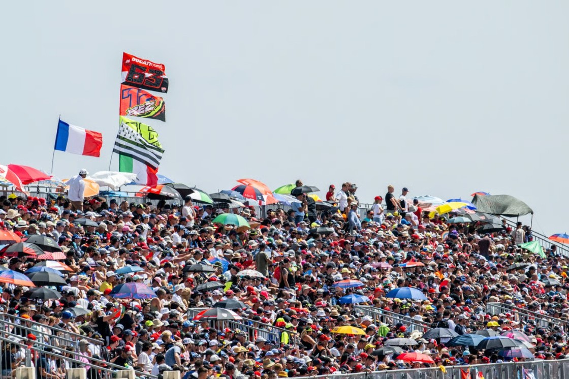Menos de 400 entradas disponibles para las tribunas de Motorland